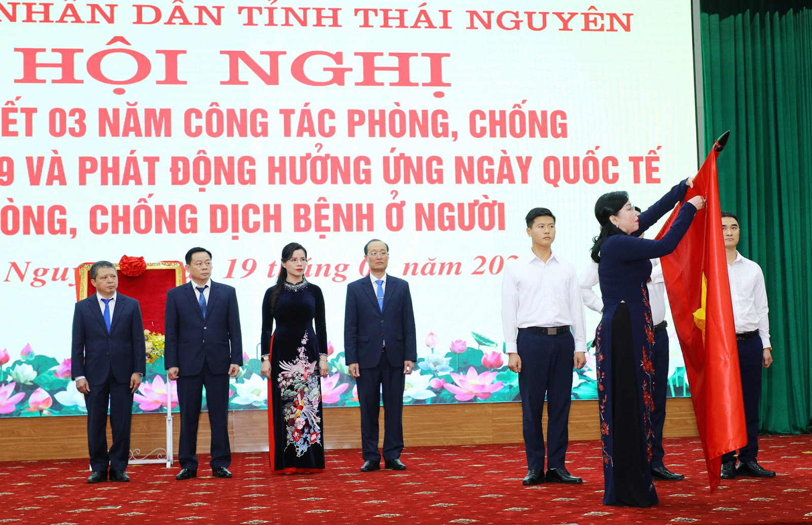 Ngành Y tế Thái Nguyên đón nhận Huân chương Lao động hạng Nhì